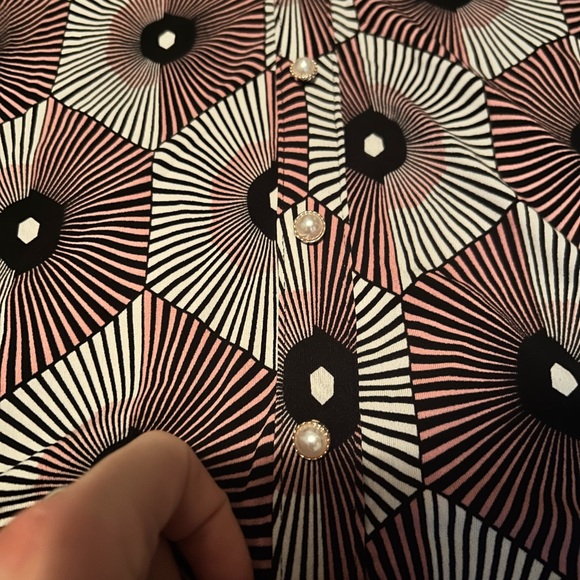 Geometric Patterned Blouse - Picture 4 of 8